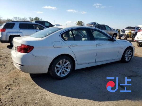2014 BMW 5-Series 520d xDrive White — WBA5B9108ED566729 - Image 4