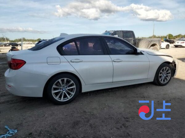 2016 BMW 320d White — WBA8C5107GK639624 - Image 4