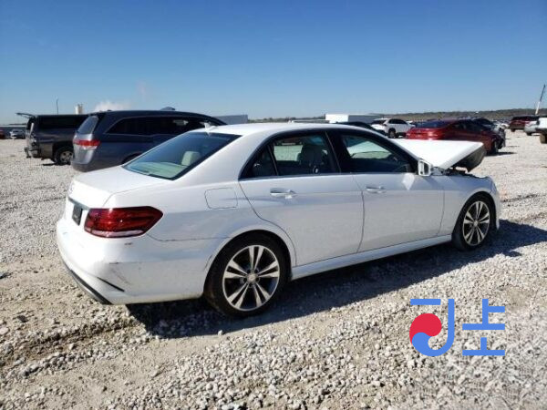 2016 Mercedes-Benz E300 White — WDDZF4JB1HA034201 - Image 4