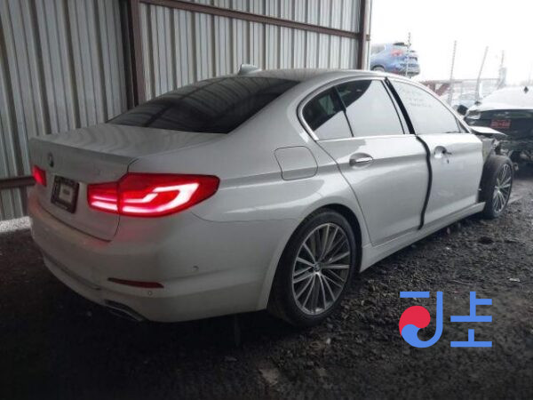 2017 BMW 5-Series 520d xDrive White — WBAJC5100HG857216 - Image 4