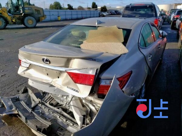 2015 Lexus ES300H Gold — JTHBW1GG8F2097606 - Image 4