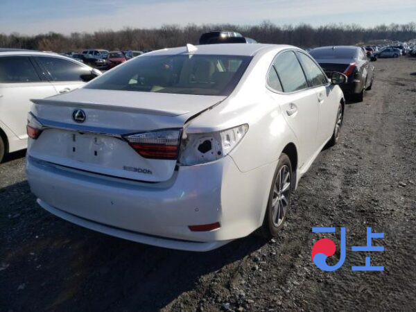 2016 Lexus ES300H White — JTHBK1GG5G2244381 - Image 4
