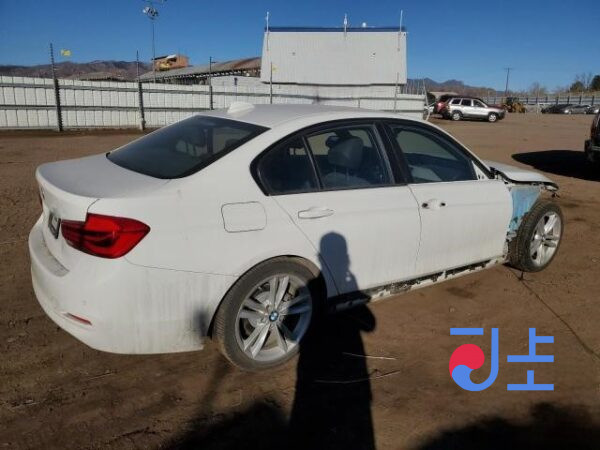 2016 BMW 320d Dynamics Edition White — WBA8D1107HK776473 - Image 4