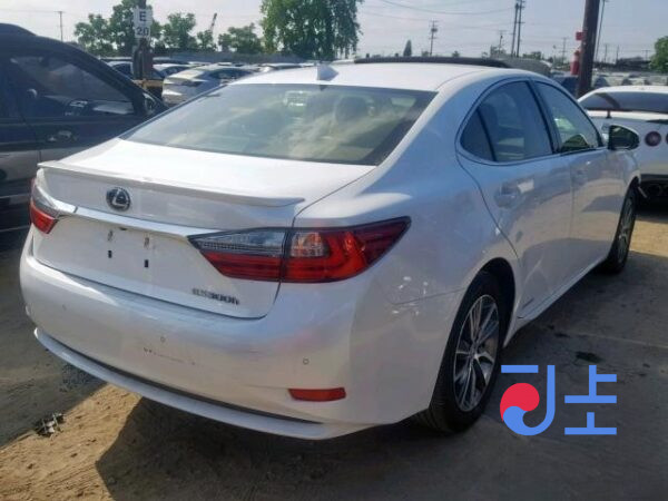 2016 Lexus ES300H White — JTHBW1GG0H2133730 - Image 4