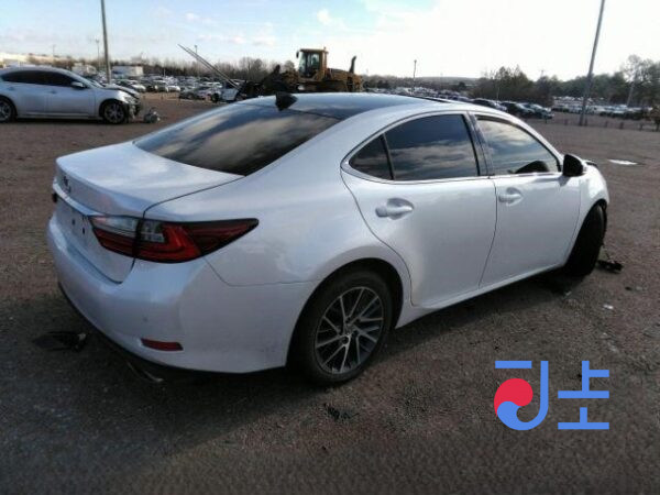 2017 Lexus ES300H White — JTHBW1GG3H2166110 - Image 4