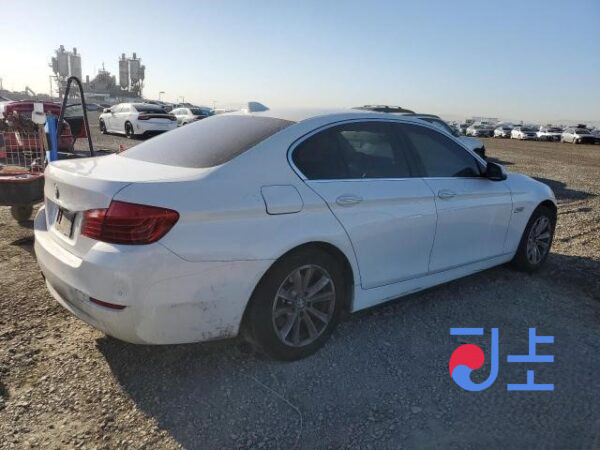 2014 BMW 5-Series 520d White — WBA5C3109ED040037 - Image 4