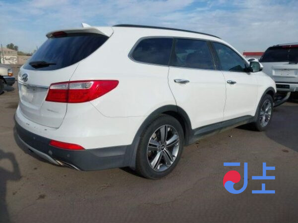 2015 Hyundai SantaFe White - KMHSW81UBFU463064 - Image 4