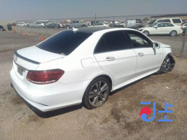 2014 Mercedes-Benz E300 4Matic White — WDDHF8BB6EB056072 - Image 4