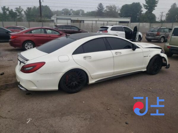 2016 Mercedes-Benz CLS400 White — WDDLJ6FB9HA189944 - Image 4