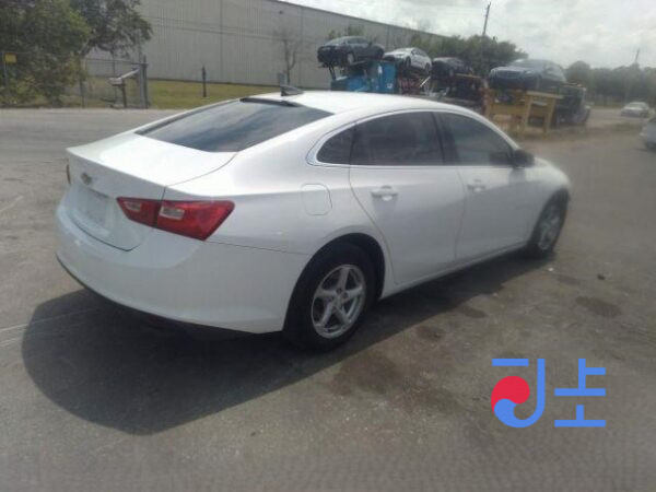 2017 Chevrolet Malibu White — KLAZA69XDHB772278 - Image 4
