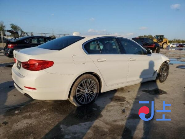 2020 BMW 520i White — WBA11BH05MCF25531 - Image 4