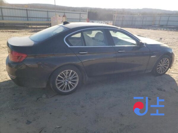 2015 BMW 5-Series 520d xDrive Gray — WBA5E710XFD675853 - Image 4