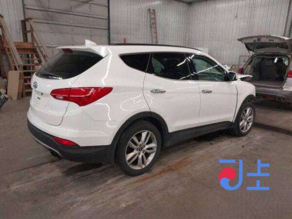 2015 Hyundai SantaFe White - KMHSW81UDGU620167 - Image 4