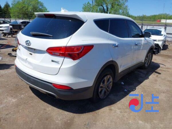 2015 Hyundai SantaFe White - KMHSW81UBGU527816 - Image 4