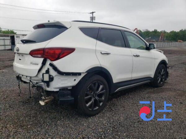 2017 Hyundai SantaFe White - KMHSW81XDJU771736 - Image 4
