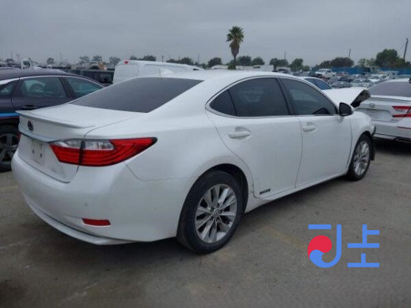 2015 Lexus ES300H White — JTHBW1GG2F2078615 - Image 4
