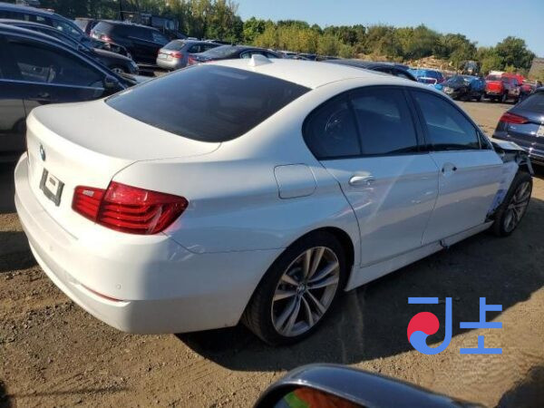 2016 BMW 5-Series 520d xDrive White — WBA5E7107GG564693 - Image 4