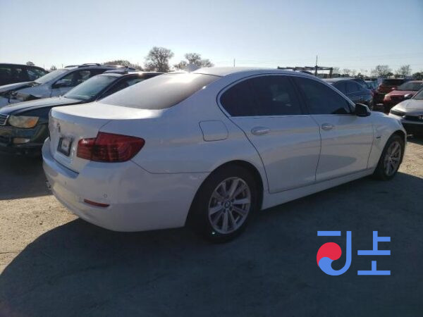 2016 BMW 5-Series 520d White — WBA5E5103GG201182 - Image 4