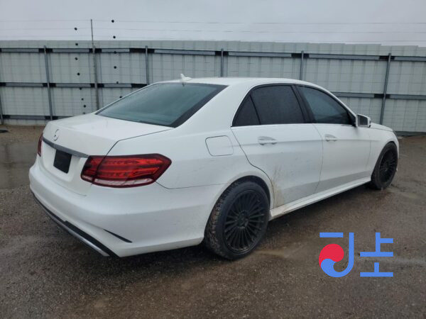 2016 Mercedes-Benz E400 4Matic White — WDDZF6GB3HA145447 - Image 4