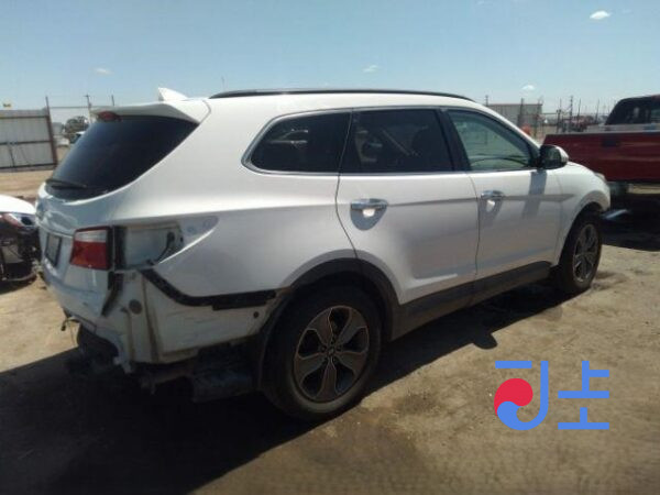 2016 Hyundai SantaFe White - KMHSW81UDGU663496 - Image 4