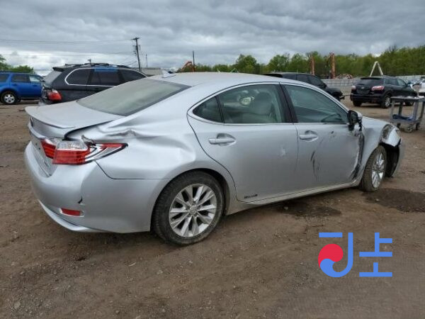 2014 Lexus ES300H Silver — JTHBW1GG0F2088351 - Image 4