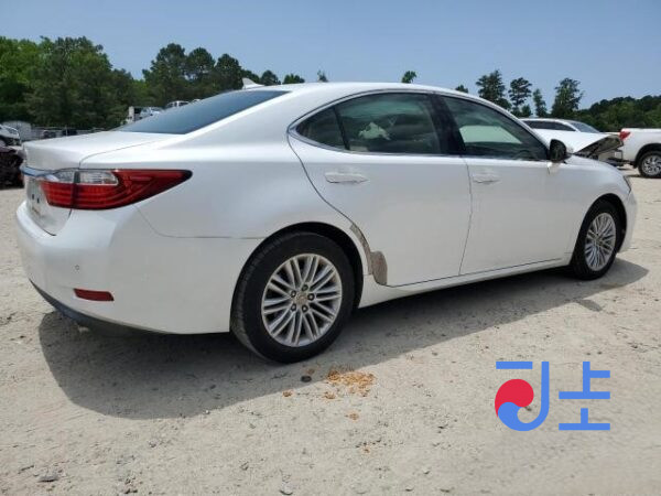 2014 Lexus ES300H White — JTHBW1GG2E2060355 - Image 4
