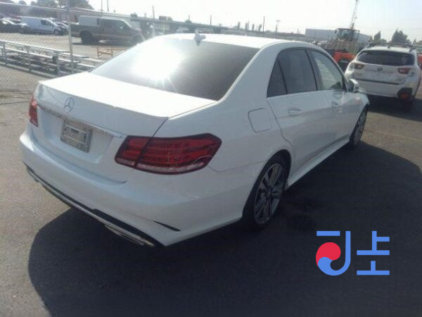 2015 Mercedes Benz E Class E220 White - WDDHF0AB9GB205421 - Image 4