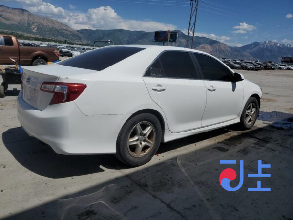 2014 Toyota Camry Hybrid White — 4T1BD1FK7EU108493 - Image 4