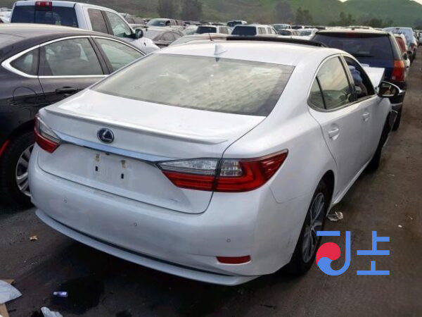 2016 Lexus ES300H White — JTHBW1GG9H2144810 - Image 4