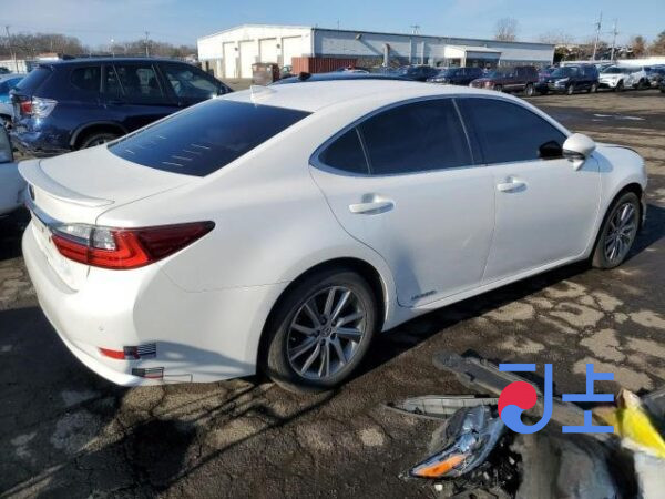 2016 Lexus ES300H White — JTHBW1GG6G2119135 - Image 4