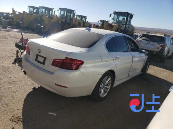 2016 BMW 5-Series 520d White — WBA5E5103GG200176 - Image 4