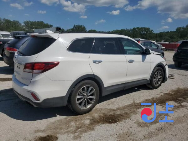 2017 Hyundai SantaFe White - KMHSW81UBJU845198 - Image 4