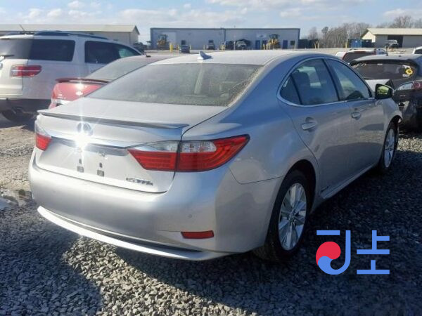 2014 Lexus ES300H Silver — JTHBW1GG6E2068751 - Image 4
