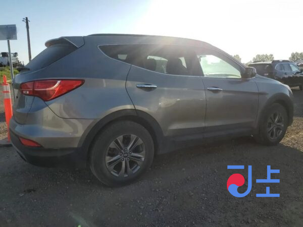 2015 Hyundai SantaFe Gray - KMHSW81UBGU567759 - Image 4