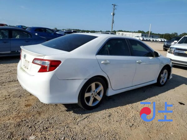 2014 Toyota Camry White — 4T1BF1FK1EU805488 - Image 4