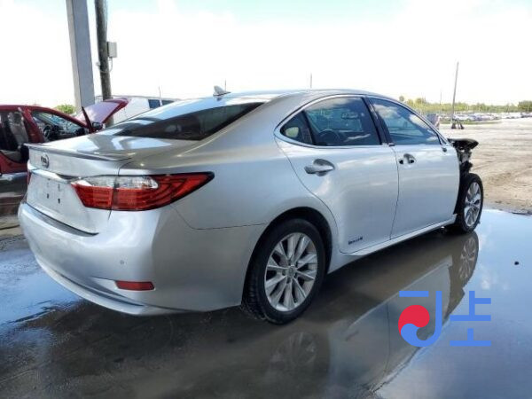 2014 Lexus ES300H Silver — JTHBW1GG0E2044820 - Image 4