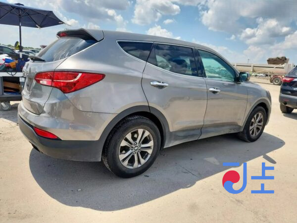 2015 Hyundai SantaFe Gray - KMHSW81UBGU557985 - Image 4
