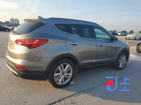 2016 Hyundai SantaFe Gray - KMHSW81UBGU662432 - Image 4