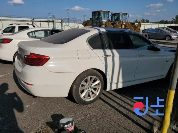 2015 BMW 5-Series 520d White — WBA5E5100FG065852 - Image 4