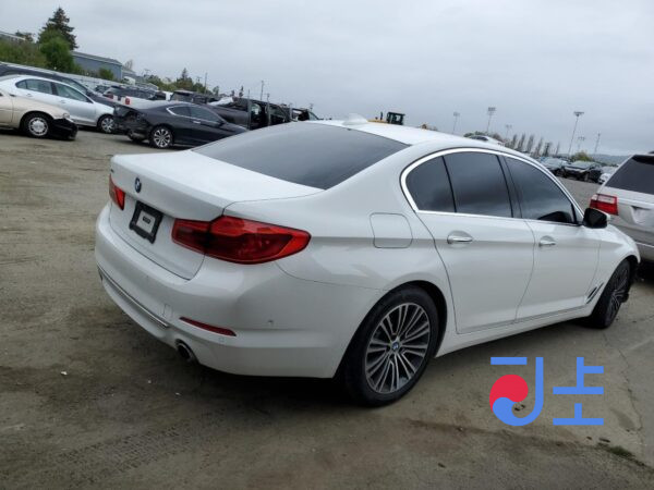 2017 BMW 5-Series 520d xDrive White — WBAJC5102HG850073 - Image 4