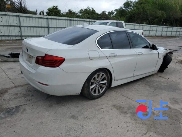2016 BMW 5-Series 520d White — WBA5E5107GG205901 - Image 4