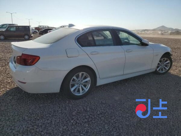 2014 BMW 5-Series 520d White — WBA5C3109ED044816 - Image 4