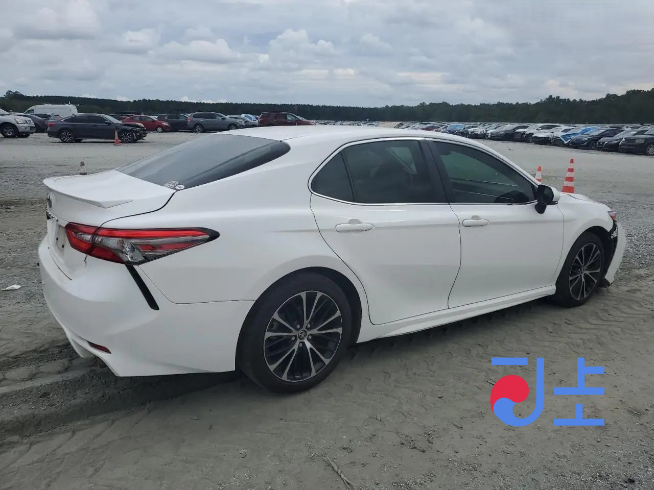 2018 Toyota Camry Hybrid White — JTNB21HK9J3004963 - Image 4