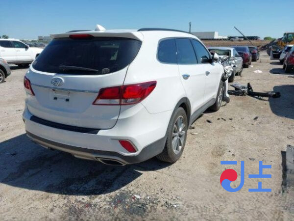 2018 Hyundai SantaFe White - KMHS281BDKU007646 - Image 4