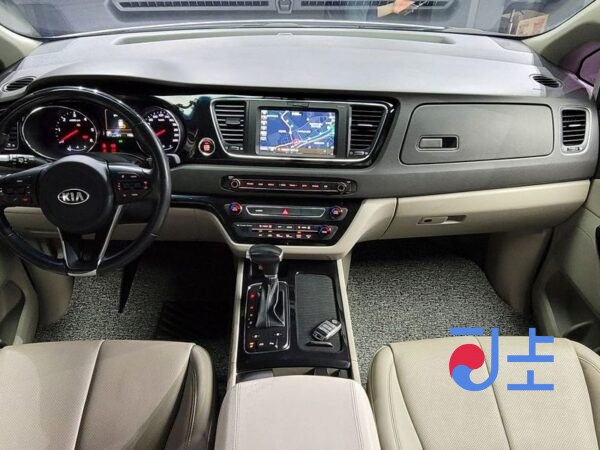 Kia Carnival silver - KNAME81ABHS316185 - Image 7