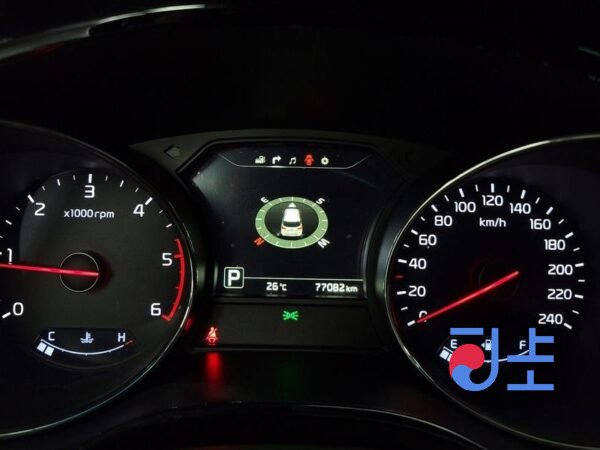Kia Carnival silver - KNAME81ABHS316185 - Image 8