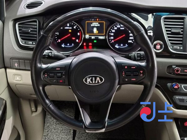 Kia Carnival silver - KNAME81ABHS316185 - Image 12