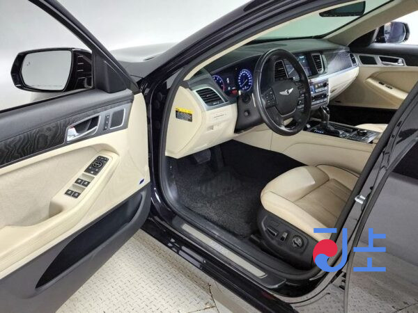 Hyundai Genesis black - KMHGR41EDGU147345 - Image 11