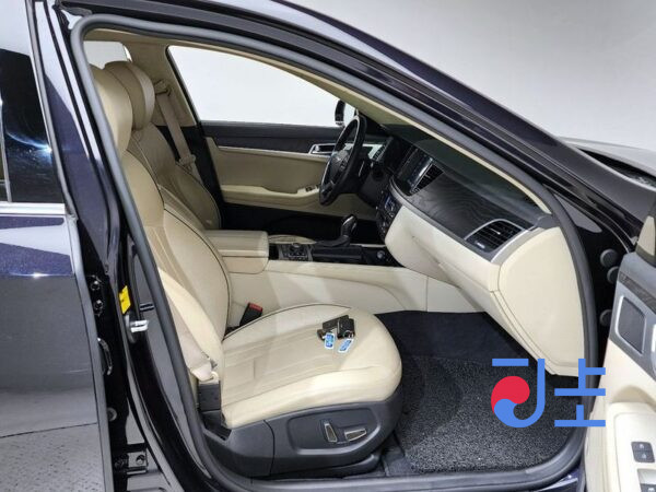 Hyundai Genesis black - KMHGR41EDGU147345 - Image 12