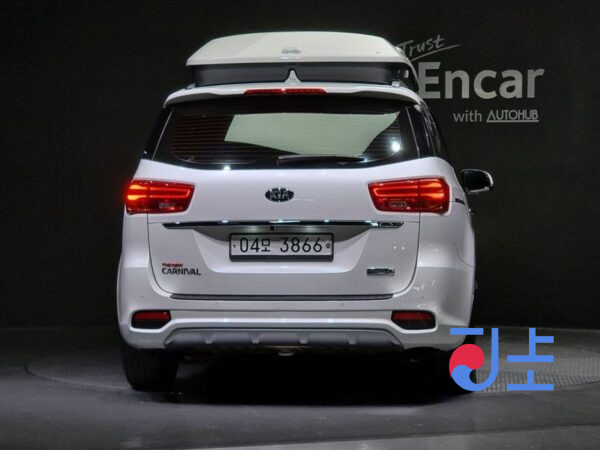 Kia Carnival white - KNAMC81ABKS484862 - Image 4